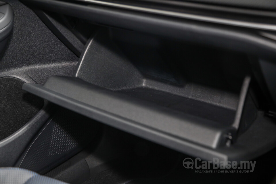 Volkswagen Golf R Mk8 R (2022) Interior