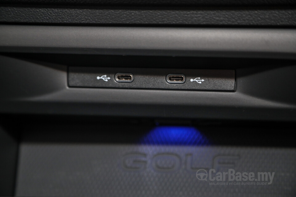 Volkswagen Golf R Mk8 R (2022) Interior
