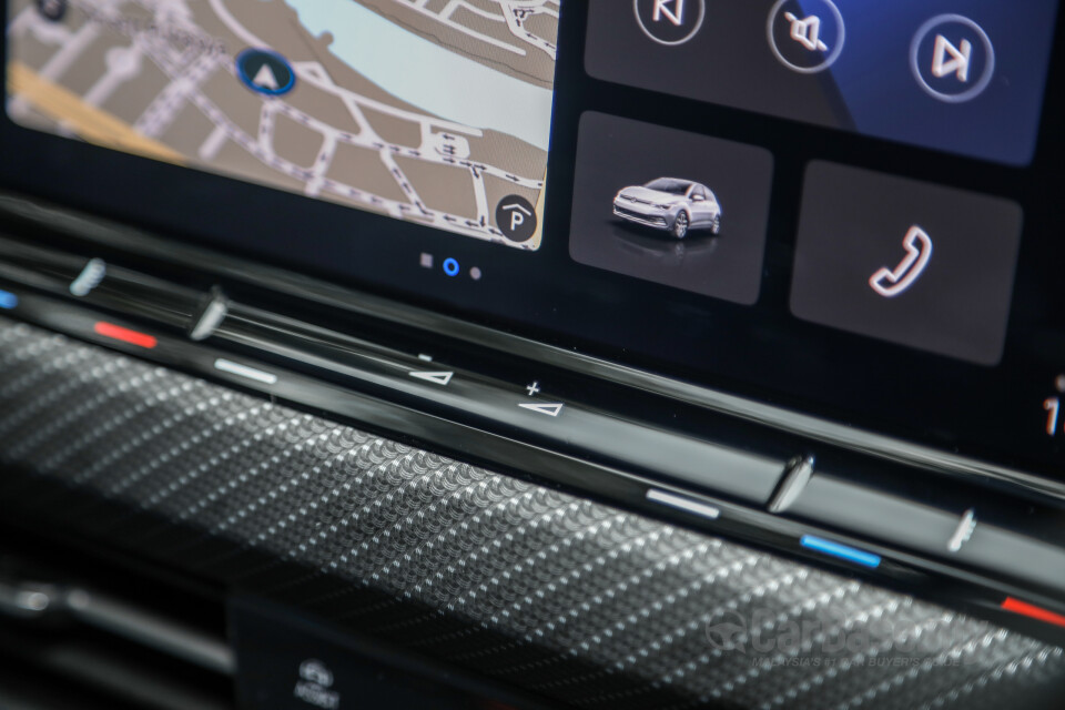 Volkswagen Golf R Mk8 R (2022) Interior