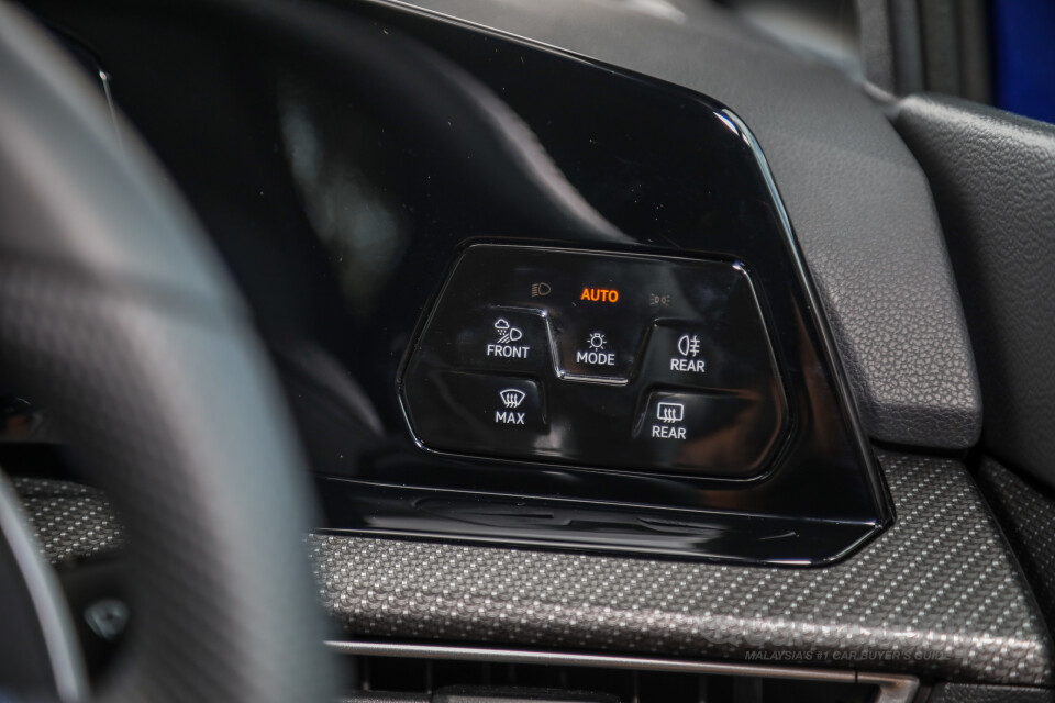 Volkswagen Golf R Mk8 R (2022) Interior