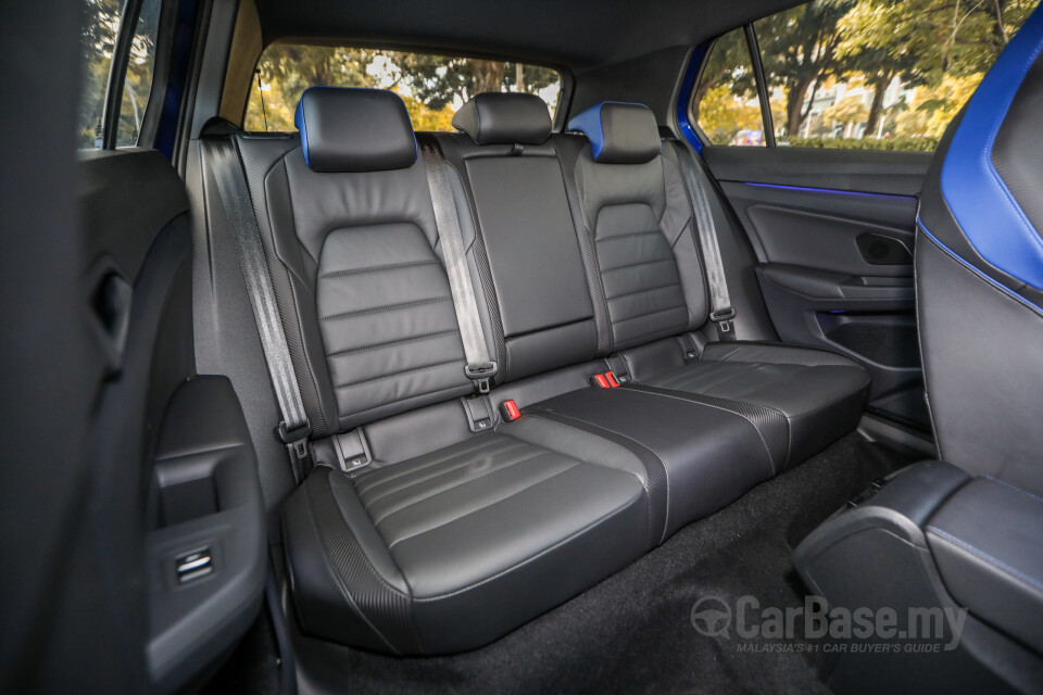 Volkswagen Golf R Mk8 R (2022) Interior