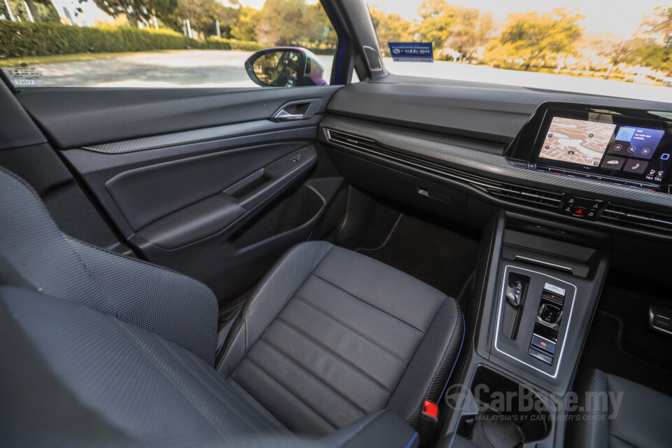 Volkswagen Golf R Mk8 R (2022) Interior