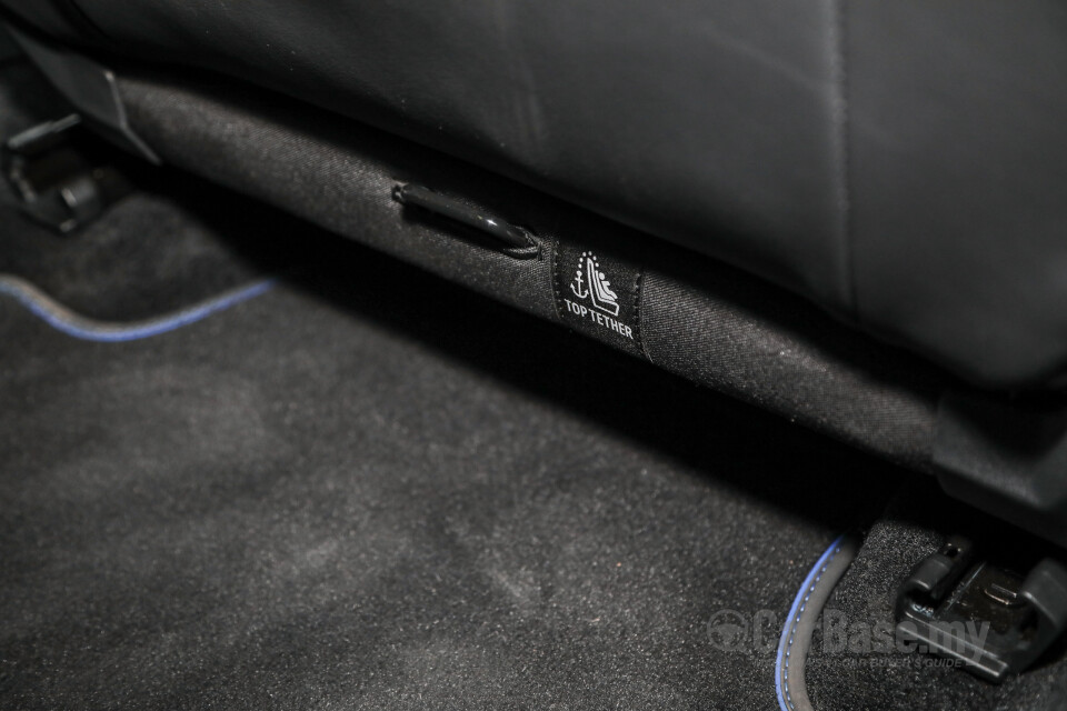 Volkswagen Golf R Mk8 R (2022) Interior