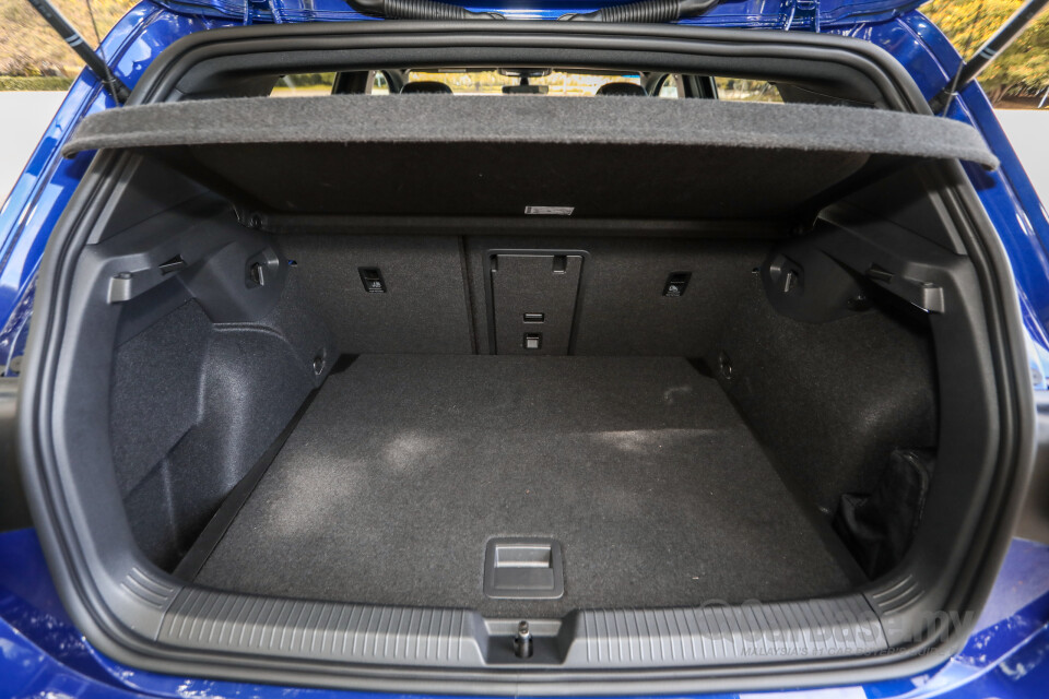 Volkswagen Golf R Mk8 R (2022) Interior