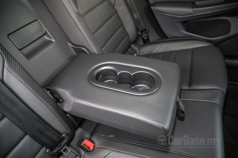 Volkswagen Golf R Mk8 R (2022) Interior