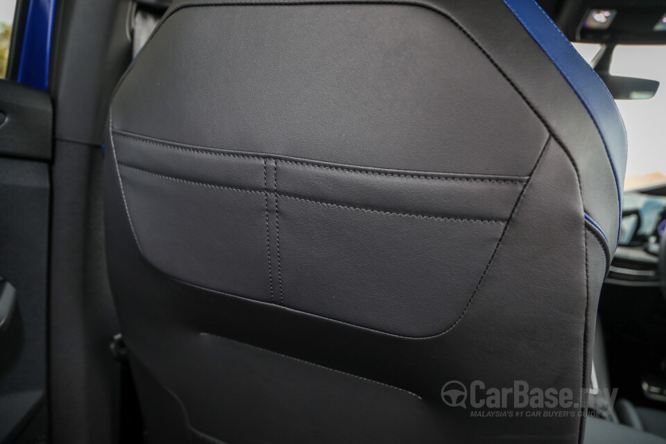 Volkswagen Golf R Mk8 R (2022) Interior