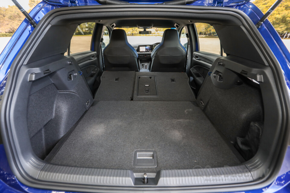 Volkswagen Golf R Mk8 R (2022) Interior
