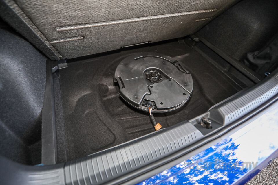 Volkswagen Golf R Mk8 R (2022) Interior