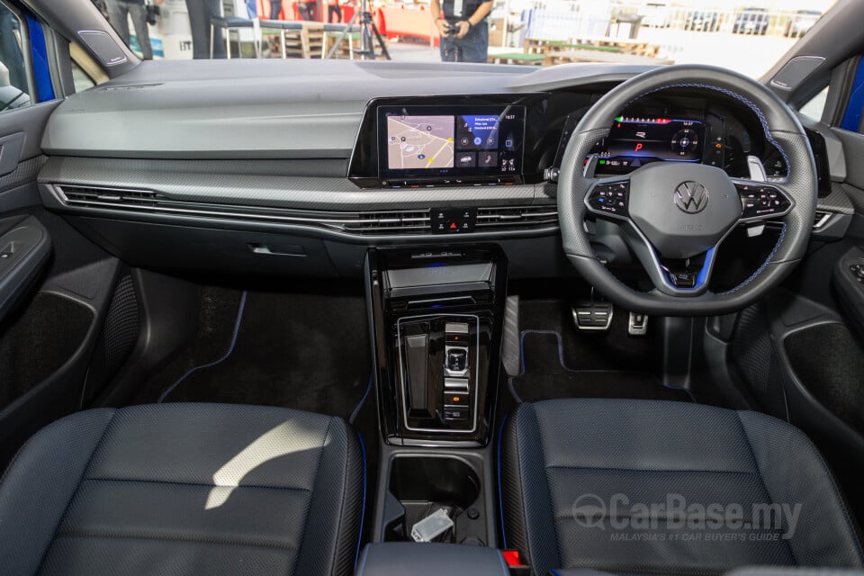 Volkswagen Golf R Mk8 R (2022) Interior