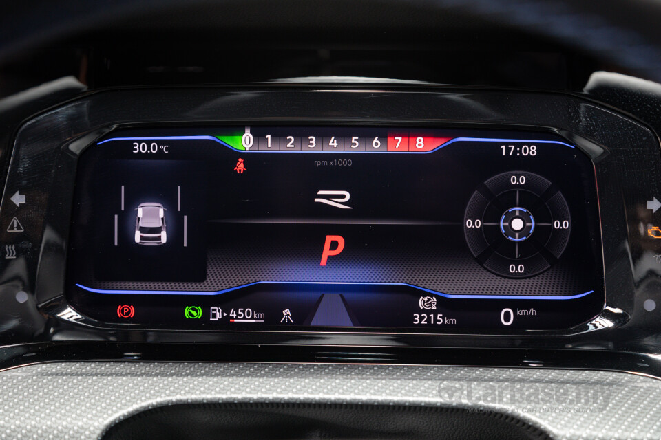 Volkswagen Golf R Mk8 R (2022) Interior