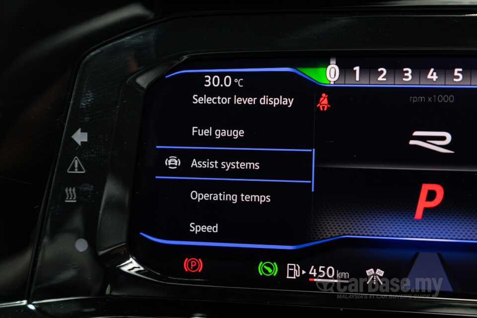 Volkswagen Golf R Mk8 R (2022) Interior