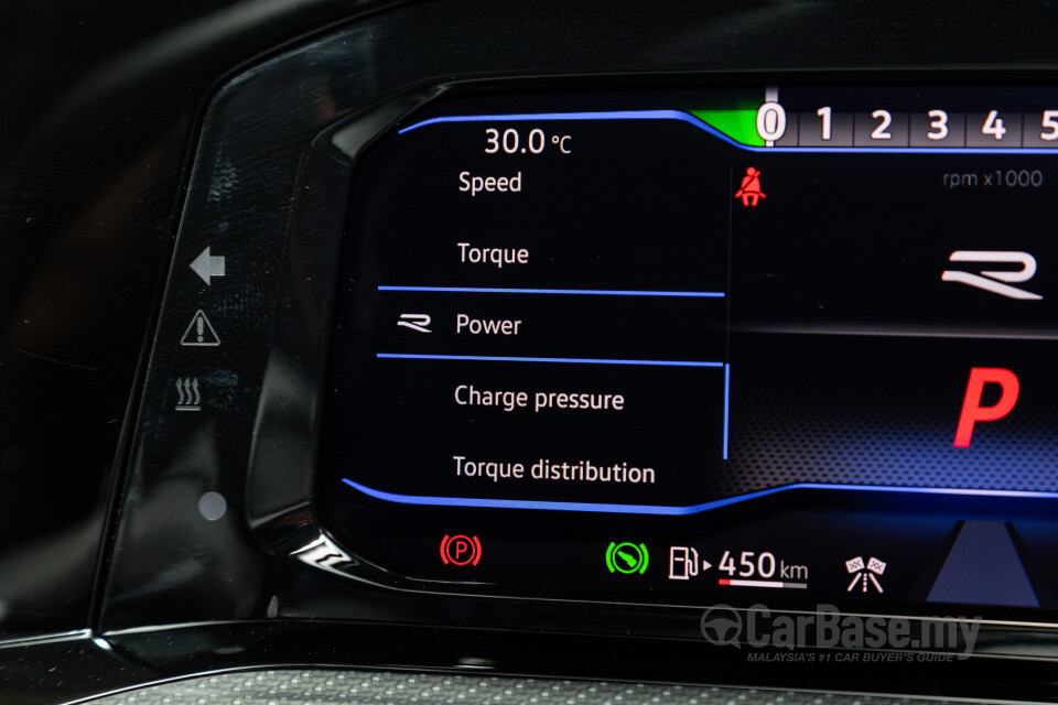 Volkswagen Golf R Mk8 R (2022) Interior