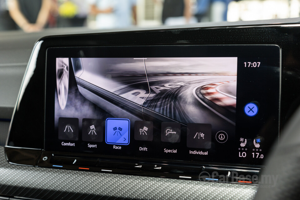 Volkswagen Golf R Mk8 R (2022) Interior