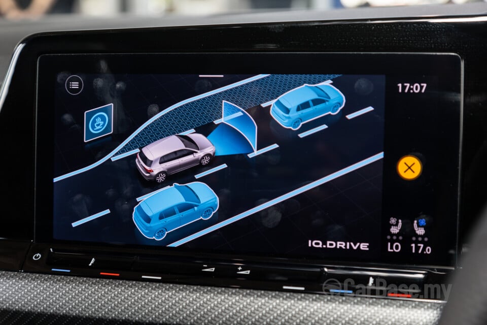 Volkswagen Golf R Mk8 R (2022) Interior