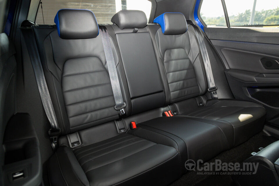Volkswagen Golf R Mk8 R (2022) Interior