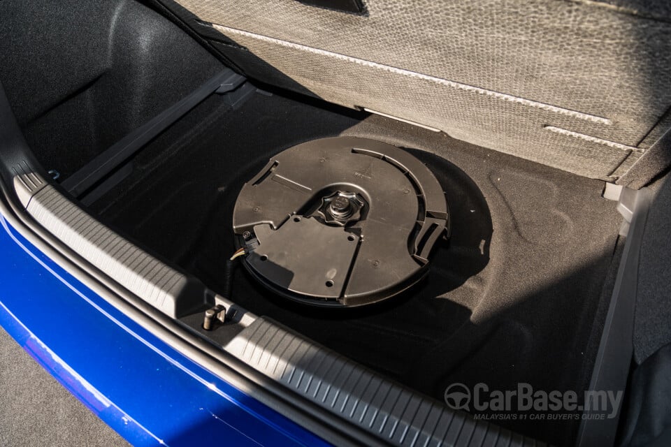 Volkswagen Golf R Mk8 R (2022) Interior