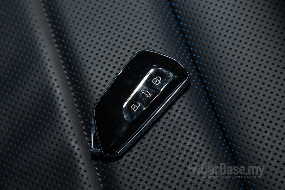Volkswagen Golf R Mk8 R (2022) Interior