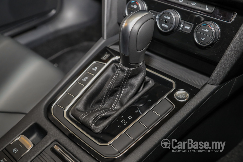 Volkswagen Arteon Mk1 (2020) Interior