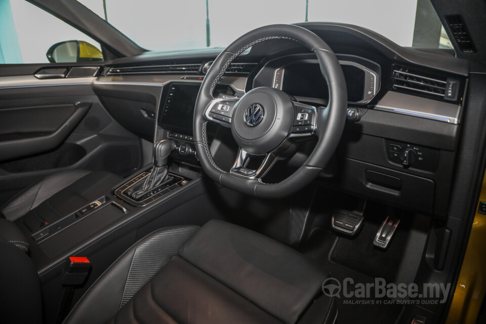 Proton Exora Mk1 RC (2019) Interior