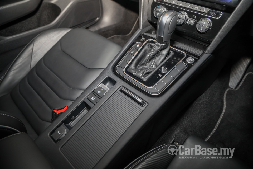 Volkswagen Arteon Mk1 (2020) Interior