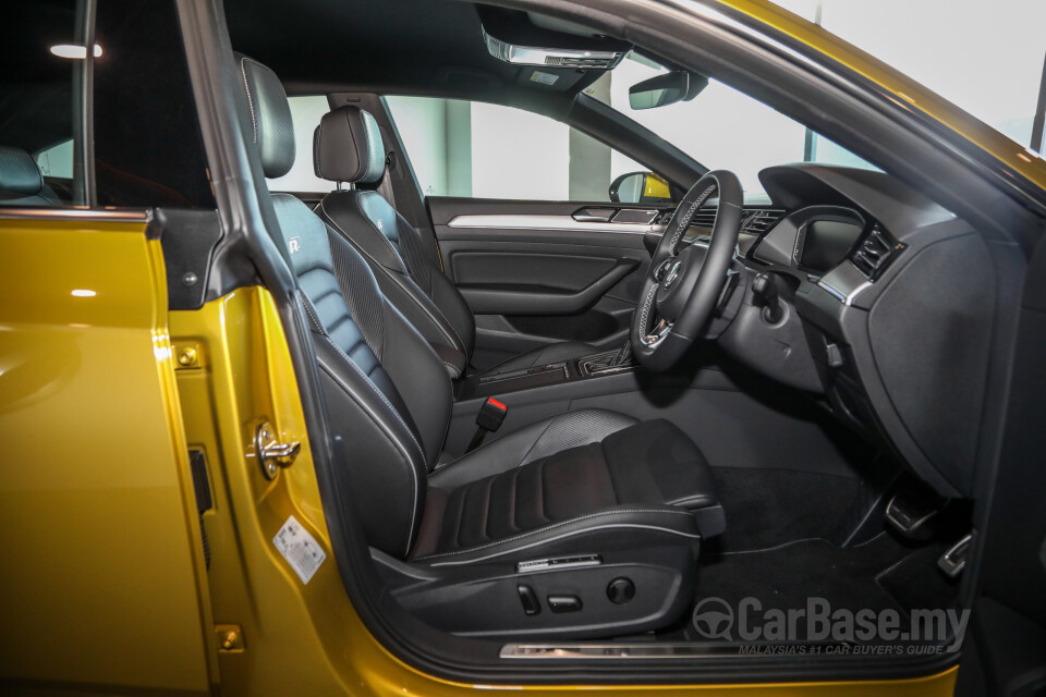 Proton Exora Mk1 RC (2019) Interior