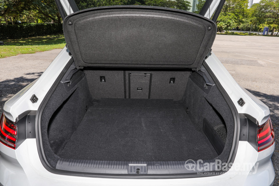 Volkswagen Arteon Mk1 (2020) Interior