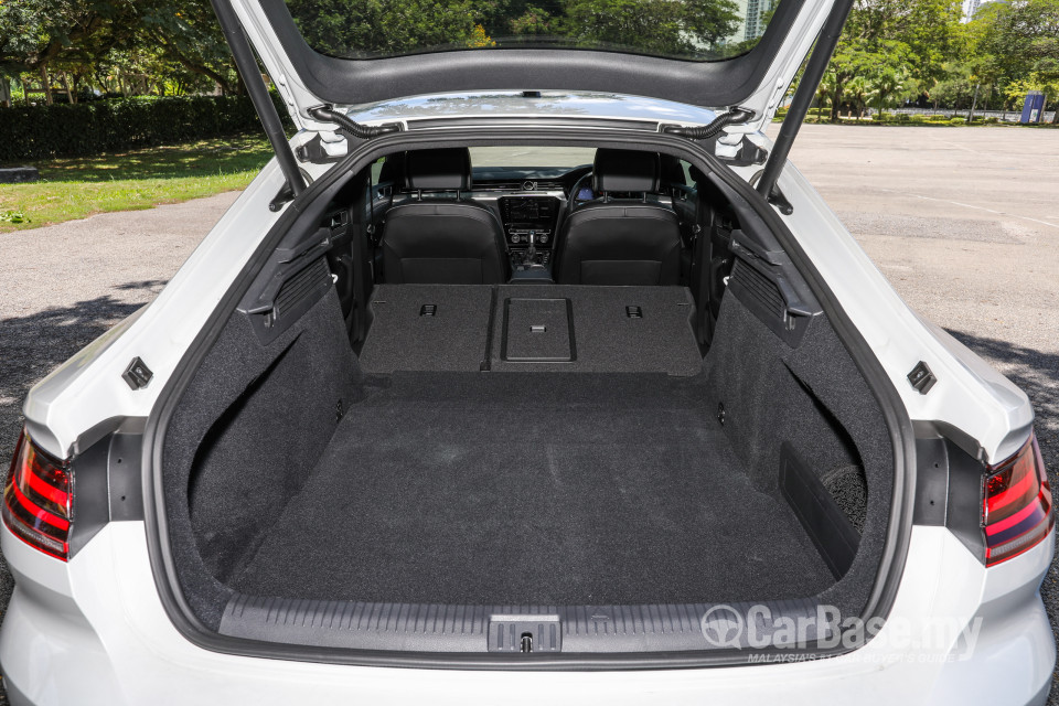 Volkswagen Arteon Mk1 (2020) Interior