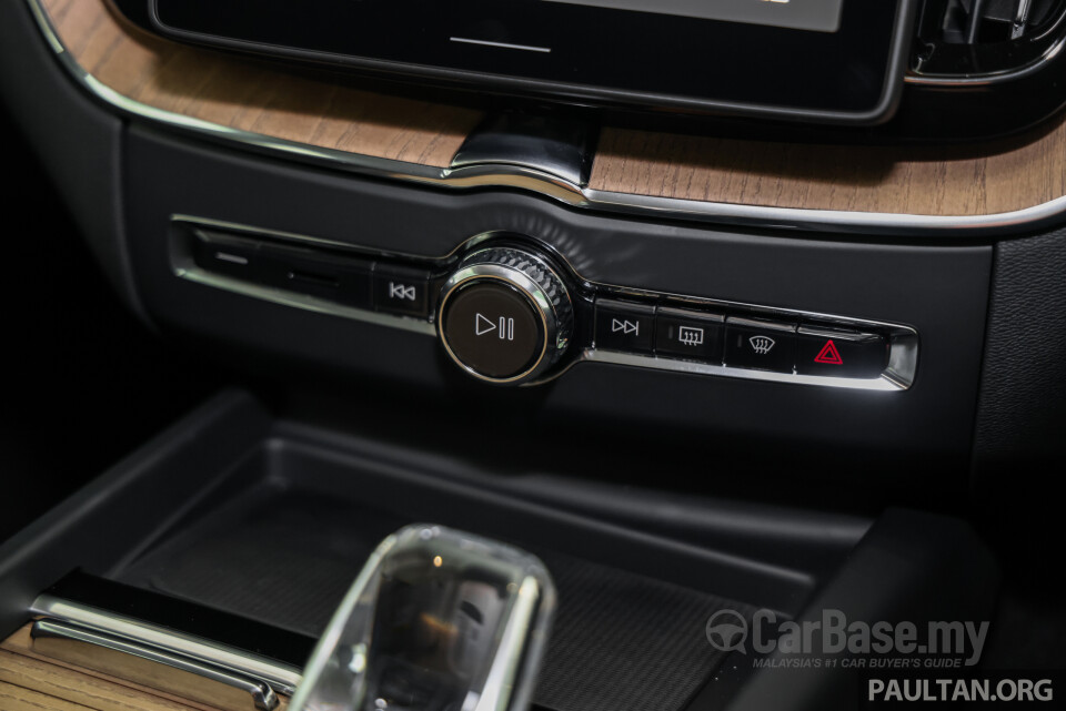Volvo XC60 Mk2 Facelift 2 (2025) Interior