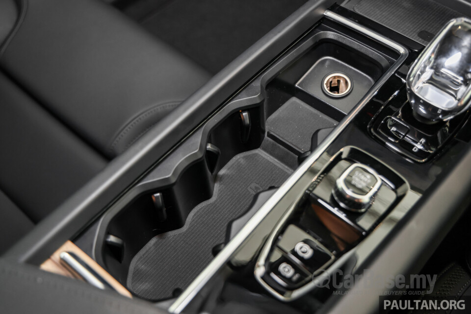 Volvo XC60 Mk2 Facelift 2 (2025) Interior