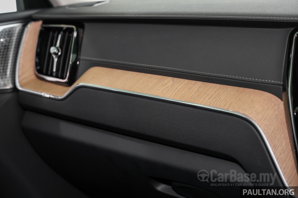 Volvo XC60 Mk2 Facelift 2 (2025) Interior
