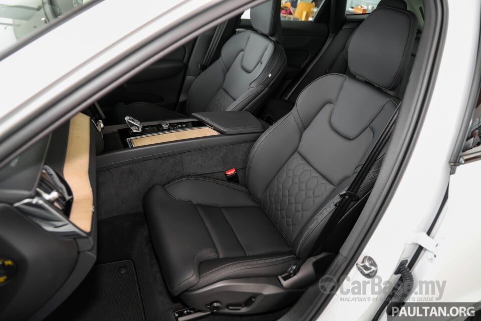 Volvo XC60 Mk2 Facelift 2 (2025) Interior