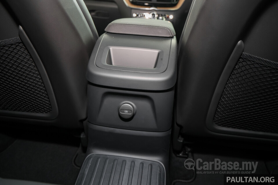 Volvo XC60 Mk2 Facelift 2 (2025) Interior