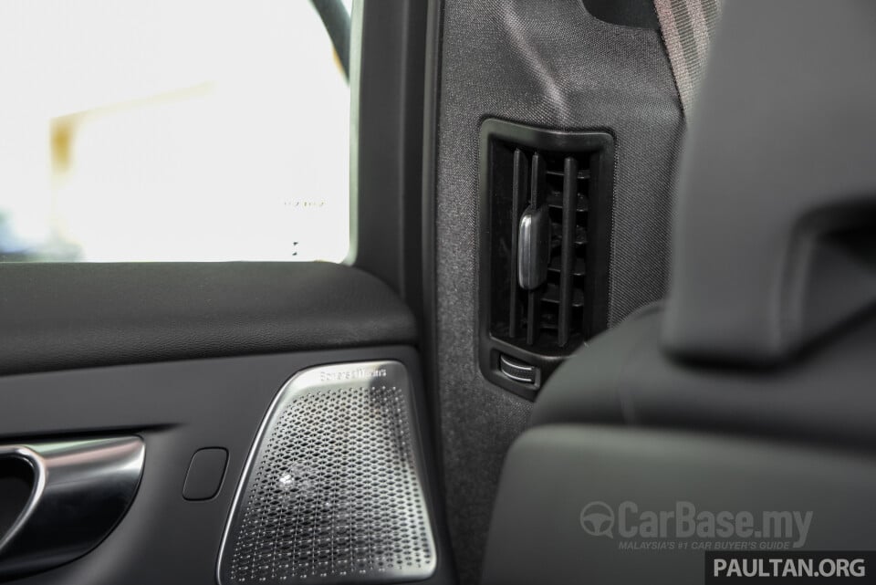 Volvo XC60 Mk2 Facelift 2 (2025) Interior