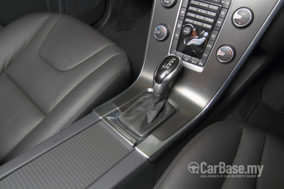 Volvo XC60 Mk1 Facelift (2014) Interior