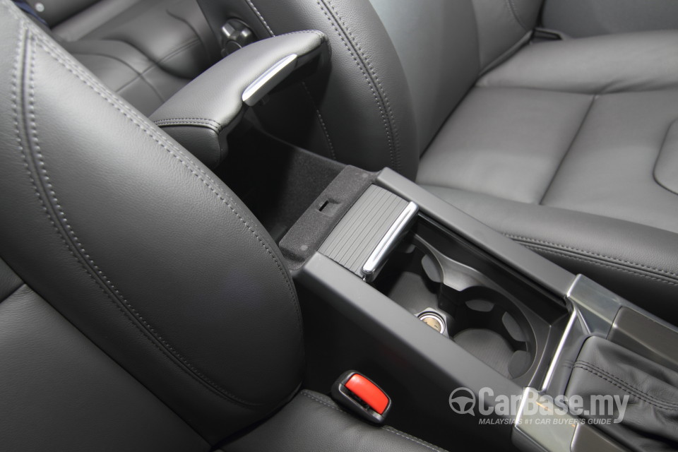 Volvo XC60 Mk1 Facelift (2014) Interior