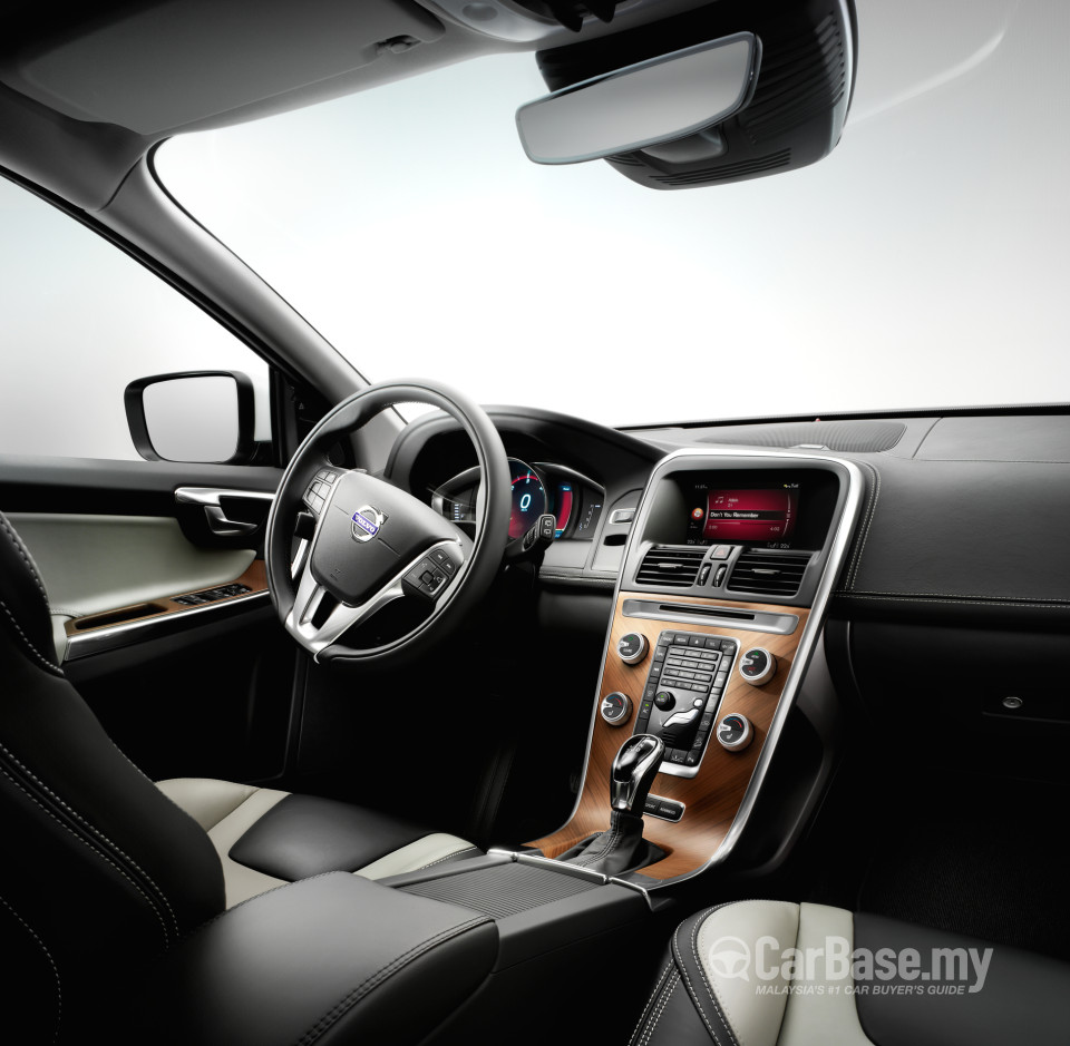 Volvo XC60 Mk1 Facelift (2014) Interior