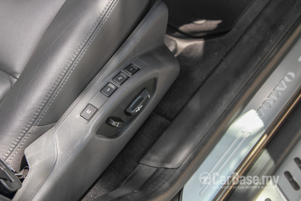 Volvo XC60 Mk1 Facelift (2014) Interior