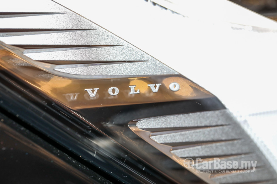 Volvo XC60 Mk2 (2018) Exterior