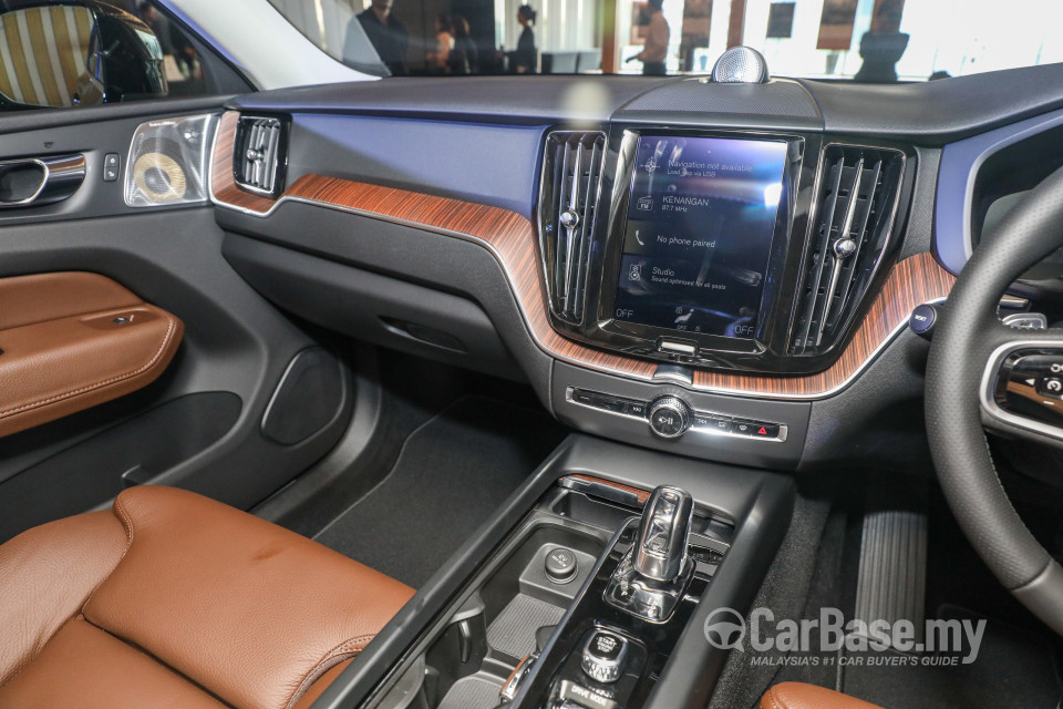 Volvo XC60 Mk2 (2018) Interior