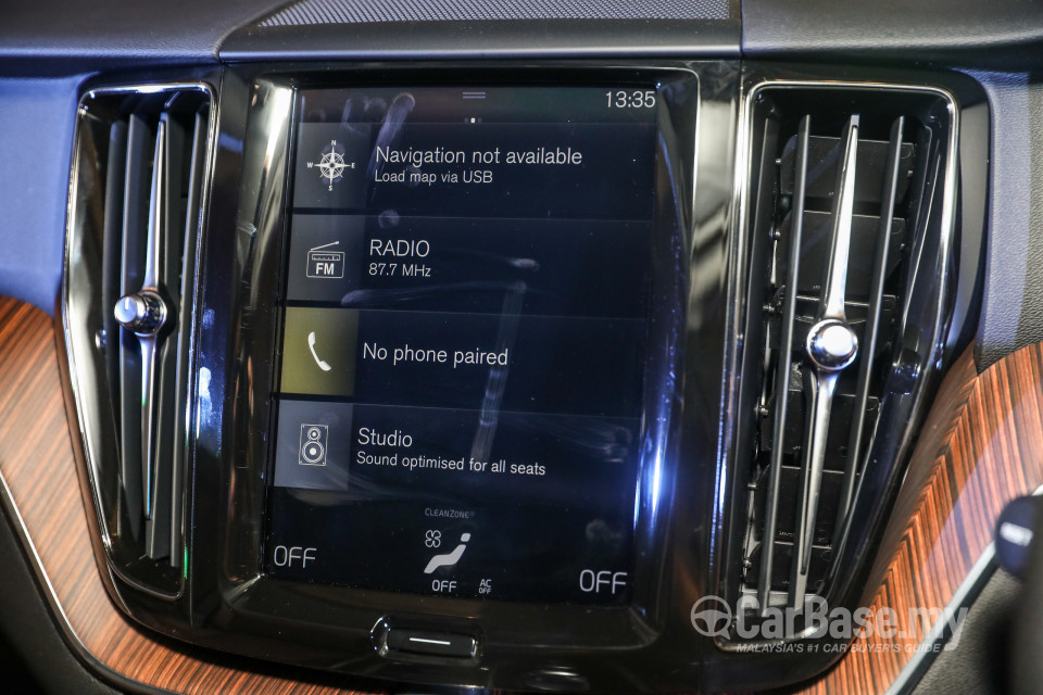 Volvo XC60 Mk2 (2018) Interior