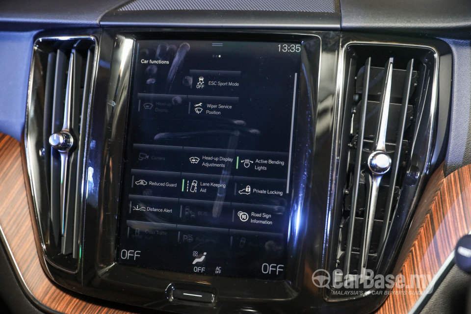 Volvo XC60 Mk2 (2018) Interior