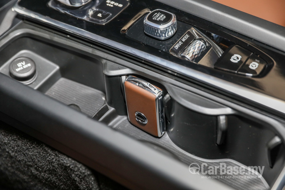 Volvo XC60 Mk2 (2018) Interior