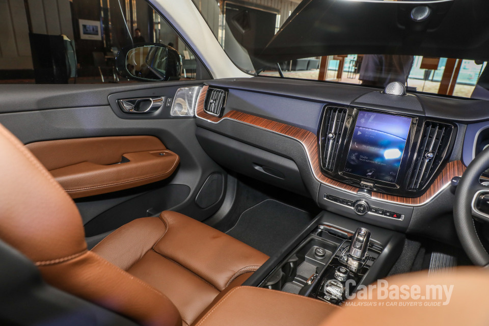Volvo XC60 Mk2 (2018) Interior