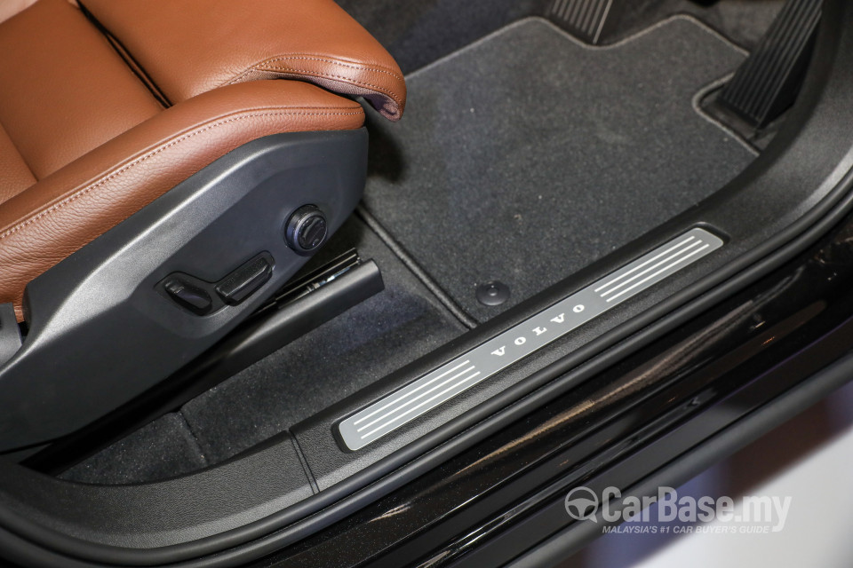 Volvo XC60 Mk2 (2018) Interior
