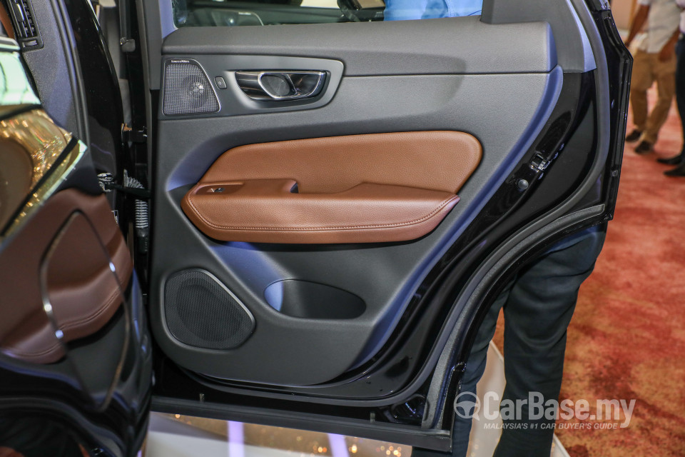 Volvo XC60 Mk2 (2018) Interior
