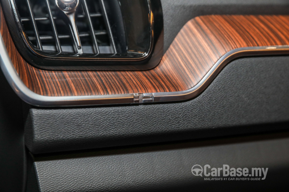 Volvo XC60 Mk2 (2018) Interior