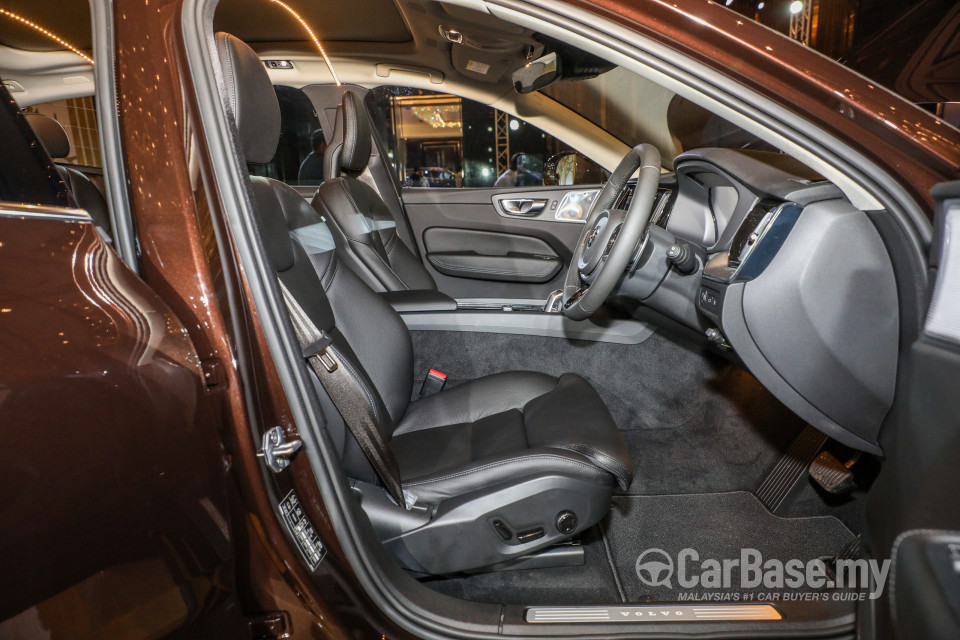 Volvo XC60 Mk2 (2018) Interior