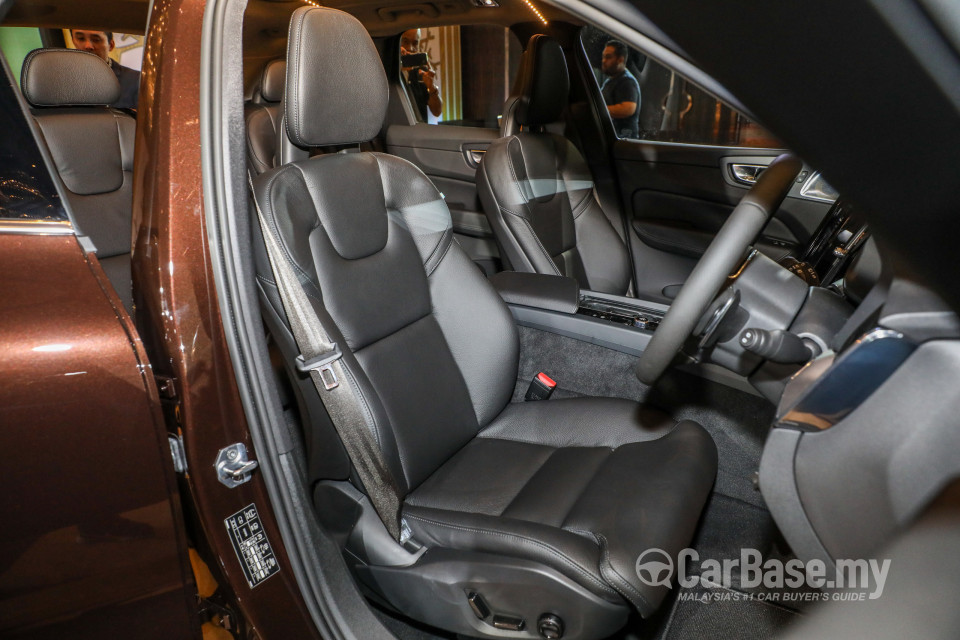 Volvo XC60 Mk2 (2018) Interior