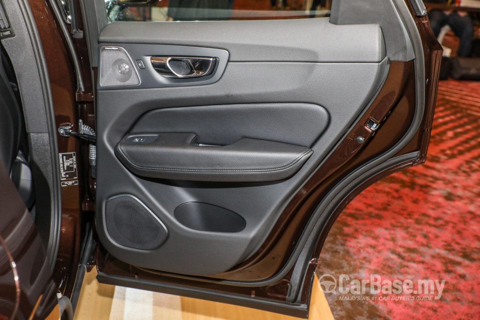 Volvo XC60 Mk2 (2018) Interior