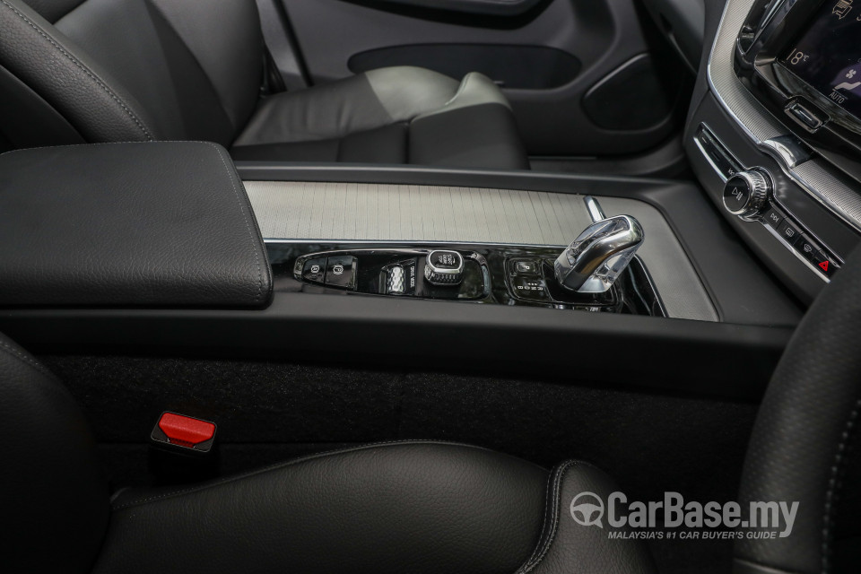 Volvo XC60 Mk2 (2018) Interior